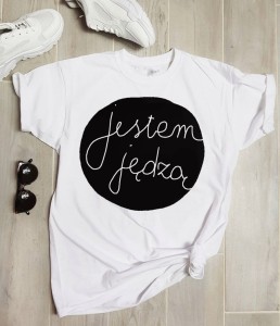 koszulka z napisem