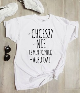 koszulka z napisem 
