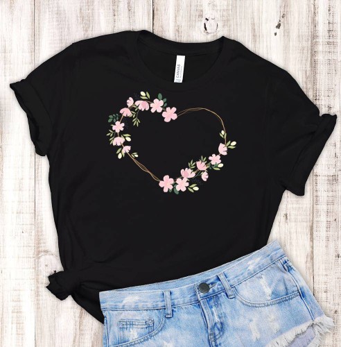 KOSZULKA DAMSKA NA LATO Z SERCEM.jpg