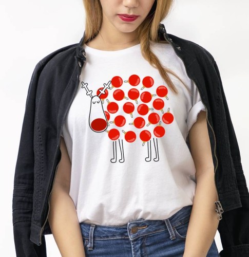 świąteczna koszulka z łosiem z bombek.jpg