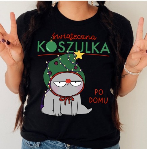 świąteczna koszulka po domu.jpg