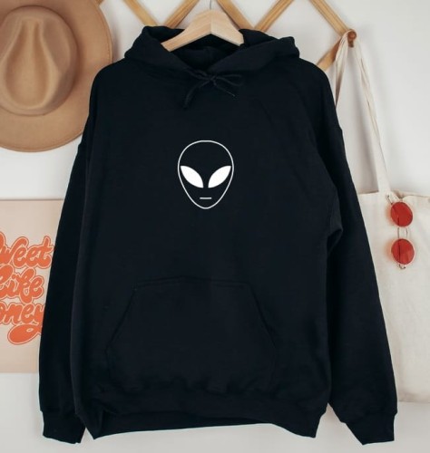 czarna bluza z kapturem damska alien.jpg