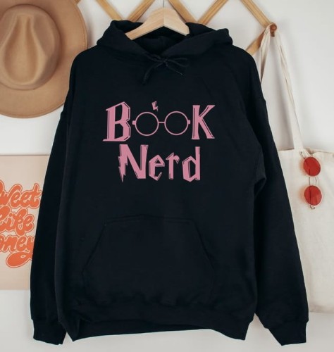 czarna bluza z kapturem damska book nerd.jpg