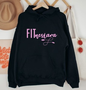 czarna bluza z kapturem damska na siłownię.jpg