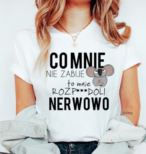 damska koszulka co mnie nie zabije.JPG