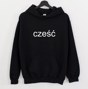 czarna bluza z kapturem