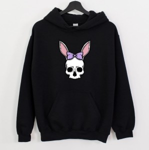 czarna bluza z kapturem