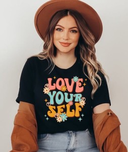 damska czarna koszulka z krótkim rękawkiem 