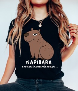śmieszna koszulka z kapibarą.JPG