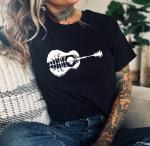 koszulka muzyczna z gitarą.jpg