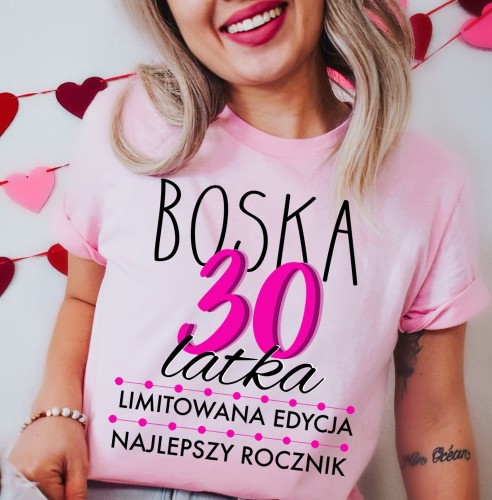 DAMSKA KOSZULKA NA 30 BOSKA 30.JPG