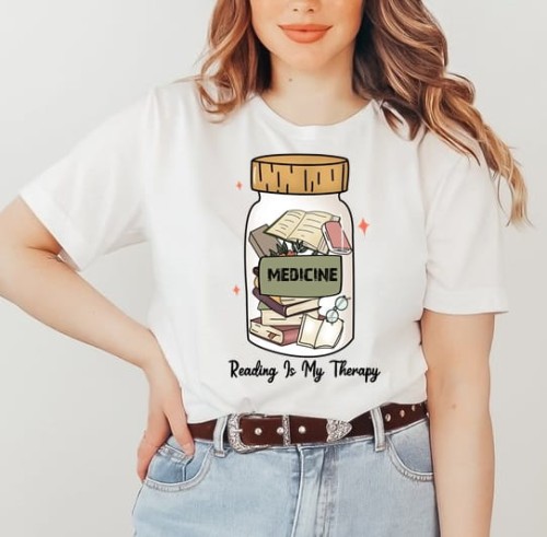 t-shirt damski z nadrukiem książki dla książkocholiczki.jpg