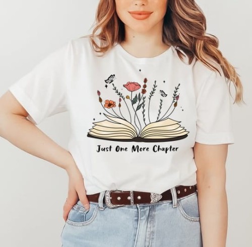 t-shirt damski z nadrukiem książki dla książkocholiczki.jpg
