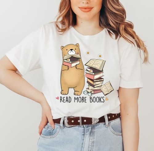 t-shirt damski z nadrukiem książki dla książkocholiczki.jpg