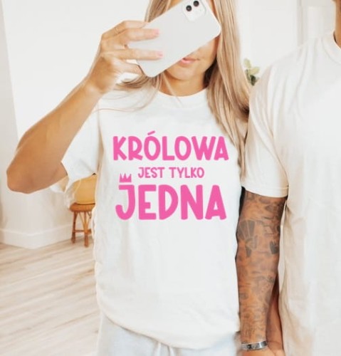 FAJNA KOSZULKA DAMSKA KRÓLOWA JEST TYLKO JEDNA