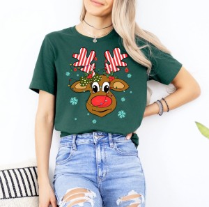 zielona koszulka z reniferem v.jpg