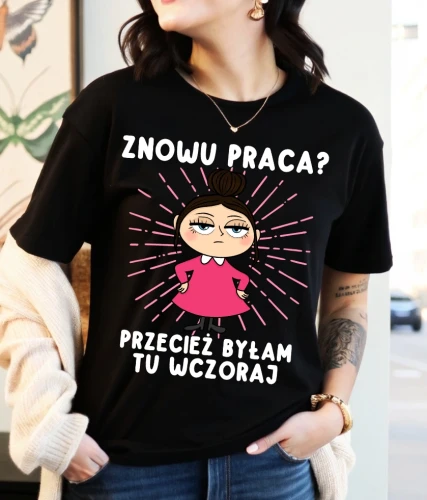 koszulka czarna z napisem znowu praca.webp