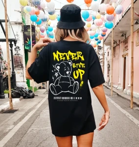 Czarna koszulka OVERSIZE damska z nadrukiem z tyłu - wzór misiek7