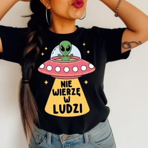 koszulka czarna nie wierzę (kosmita).webp