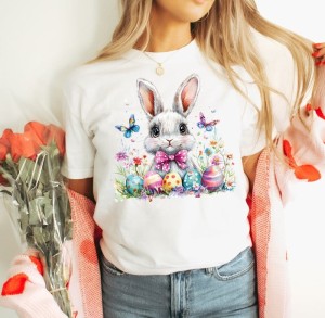 Koszulka z kolorowym zajączkiem na Wielkanoc 