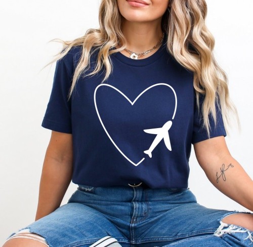 Granatowa koszulka damska z nadrukiem serca oraz samolotu.jpg
