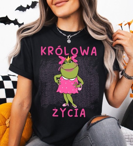 Czarna damska koszulka z napisem KRÓLOWA ŻYCIA ORAZ Z RYSUNKIEM ŻABY W KORONIE.jpg