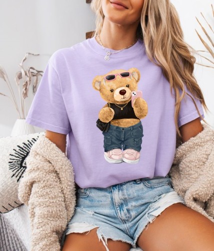 Fiołkowa koszulka damska z nadrukiem misia.jpg
