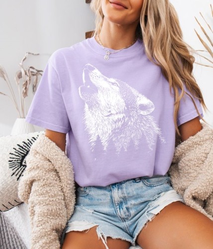 FIOŁKOWA KOSZULKA Z WILKIEM.jpg