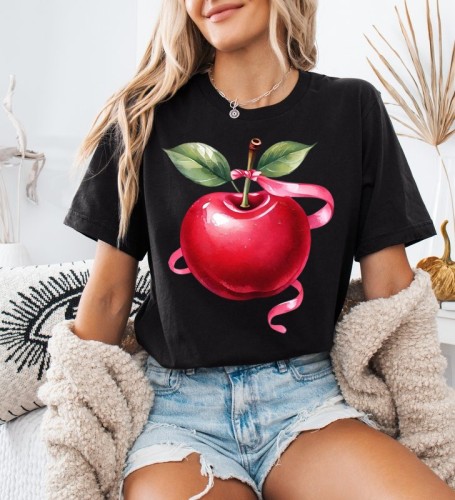 Czarna koszulka z wiśnią.jpg