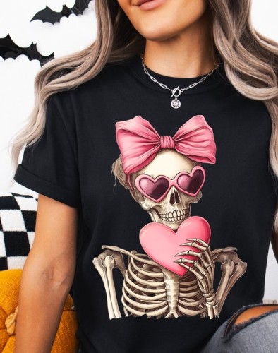 czarna Damska koszulka z fajnym nadrukiem n.jpg