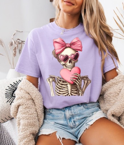 Fiołkowa koszulka z fajnym nadrukiem.jpg