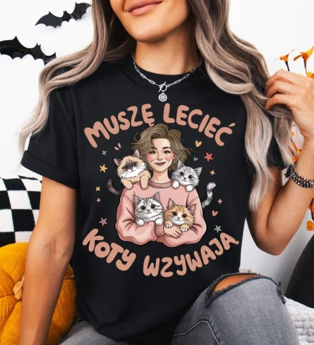CZARNA KOSZULKA MUSZĘ LECIEĆ KOTY  WZYWAJĄ BLOND.webp