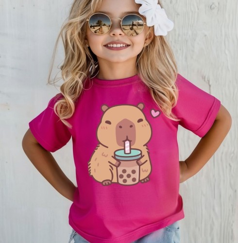 Różowa koszulka dla dziewczynki Z KAPIBARĄ.jpg