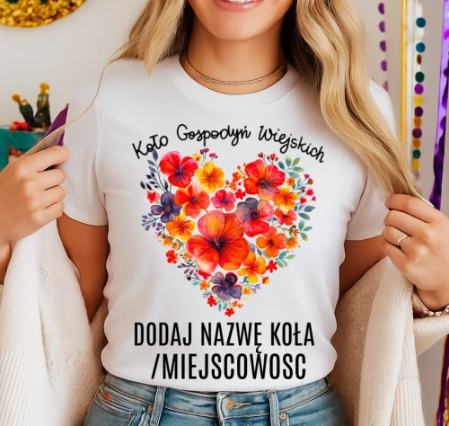 Koszulka dla koło gospodyń wiejskich z sercem w kwiaty - z nazwą koło gospodyń wiejskich .webp