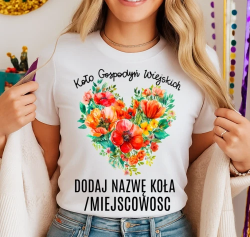 Koszulka dla koło gospodyń wiejskich z sercem w kwiaty - z nazwą koło gospodyń wiejskich .webp