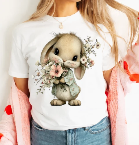 DAMSKA KOSZULKA Z ZAJĄCZKIEM Z KWIATAMI.webp