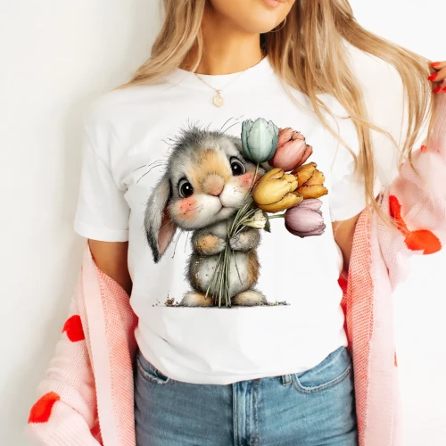 Damska koszulka z nadrukiem zajączka.webp