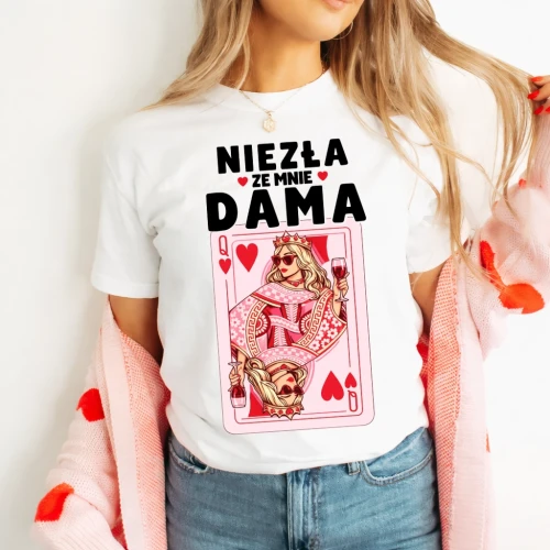 Damska koszulka na prezent - NIEZŁA ZE MNIE DAMA Z BLONDYNKĄ .webp