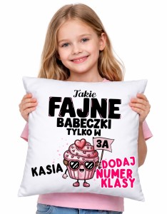 Poduszki dla koleżanek z klasy na Dzień Kobiet z numerem klasy 
