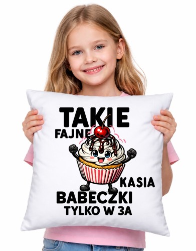 Puduszki  z imieniem dla koleżanek z klasy na Dzień Kobiet.jpg
