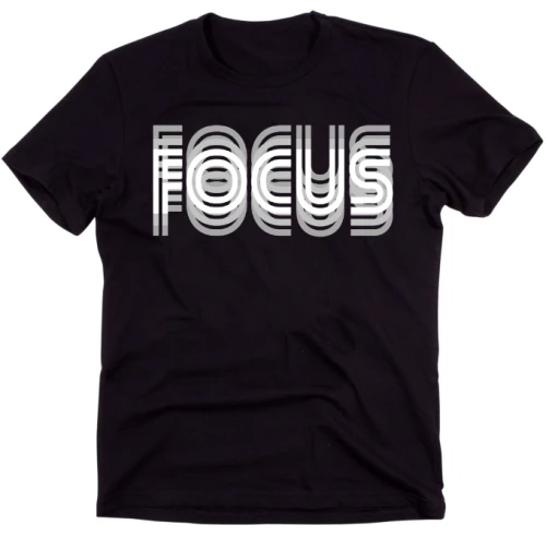 KOSZULKA Z NAPISEM FOCUS.webp