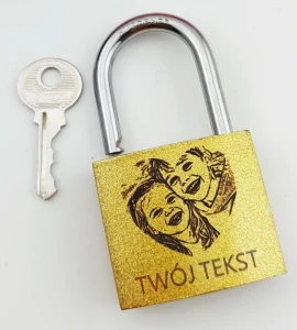 Kłódka dla zakochanych ze zdjęciem i napisem .webp