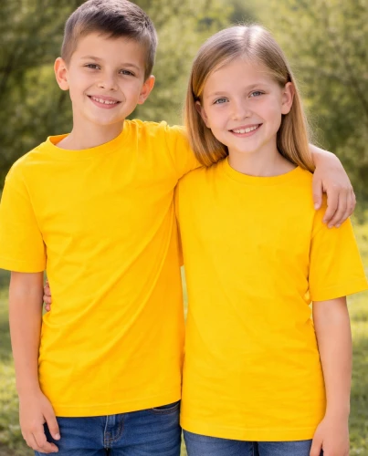 żółta dziecięca koszulka bez nadruku.webp