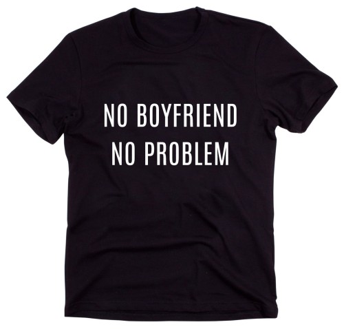 Czarny Klasyczny T-shirt "NO BOYFRIEND NO PROBLEM"