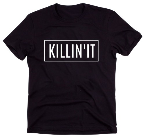Czarny Klasyczny T-shirt "KILLIN'IT"