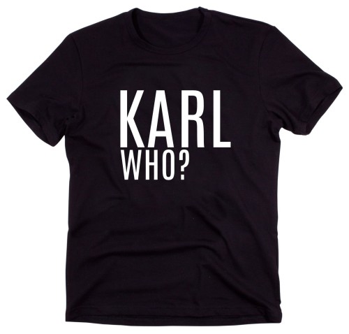 Czarny Klasyczny T-shirt"KARL WHO"