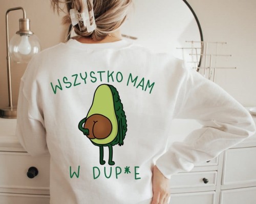 Bluzy z nadrukiem – kiedy są lepszym wyborem niż koszulka?
